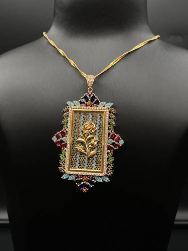 إطار مع سلسال ذهب عيار21 