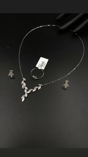 WHITE GOLD HALF SET K18