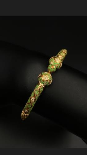 GOLD BRACELET K21