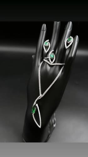 نصف طقم ذهب ابيض عيار 18