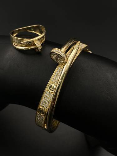 سوارة مع خاتم ذهب عيار 18 