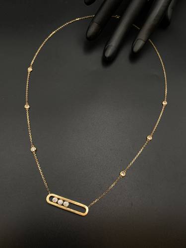 عقد ذهب عيار 18