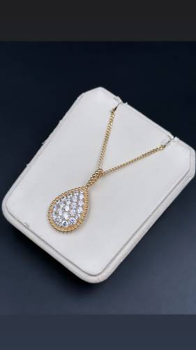 عقد ذهب عيار 18