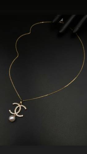 عقد ذهب عيار 18