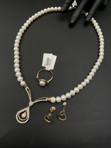 GOLD HALF SET 18 WITH CULTURED PEARL