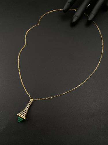 عقد ذهب عيار 18