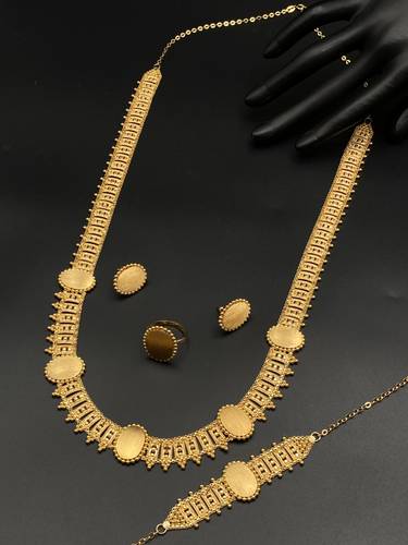 طقم ذهب عيار 21 
