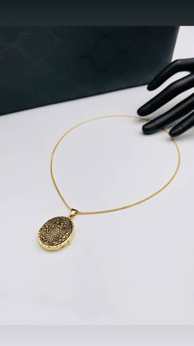 عقد ذهب عيار 18