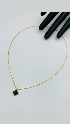 عقد ذهب عيار 18