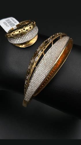 GOLD BRACELET WITH RING K18