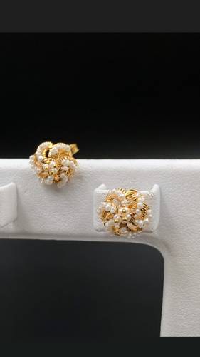 GOLD EARINGS 21K  WITH CULTURED PEARL