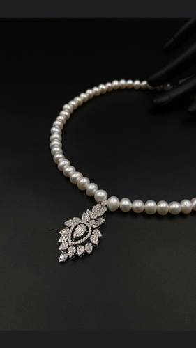 GOLD NECKLACE K18 WITH CULTURED PEARL