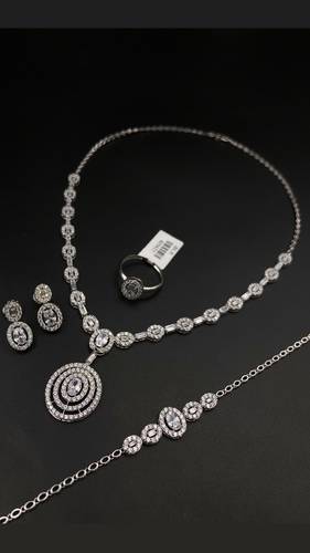 WHITE GOLD SET K18