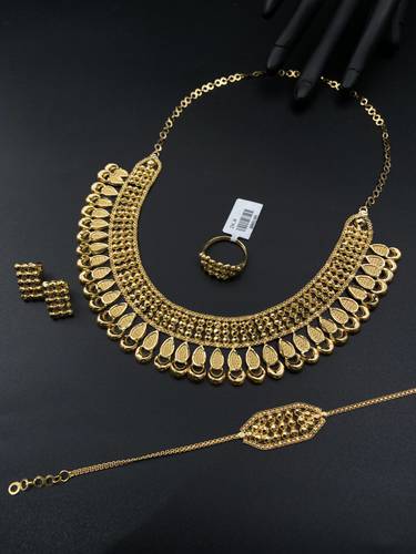 طقم ذهب أصفر عيار 21 
