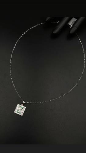 عقد ذهب أبيض عيار 18
