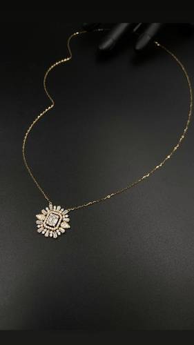 GOLD NECKLACE K18