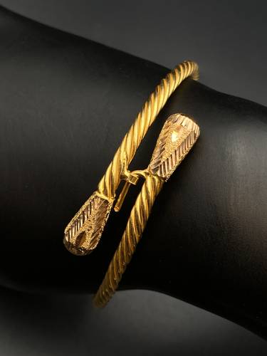 GOLD BRACELET K21