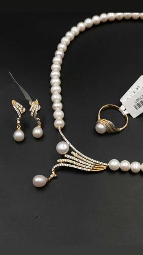 GOLD HALF SET K18 WITH CULTURED PEARL