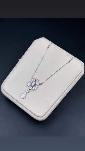 WHITE GOLD NECKLACE K18