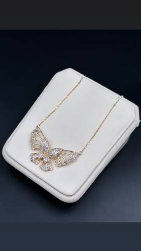 عقد ذهب عيار 18