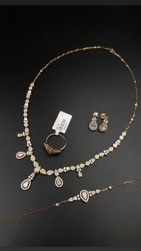 YELLOW GOLD SET K18