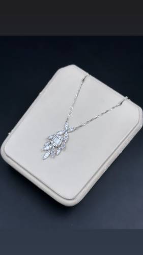 WHITE GOLD NECKLACE K18