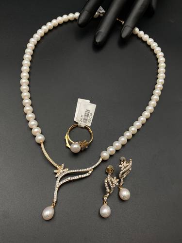 GOLD HALF SET K18 WITH CULTURED PEARL