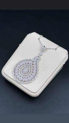 WHITE GOLD NECKLACE K18
