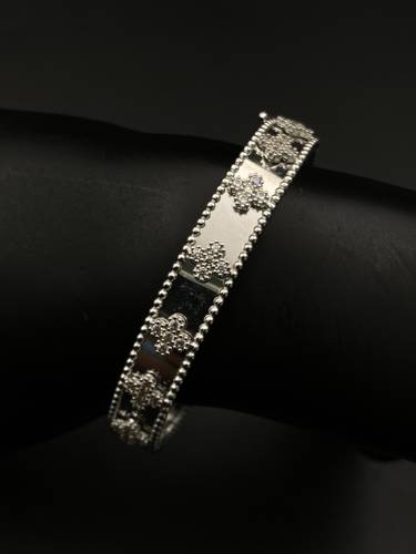 سوارة ذهب أبيض عيار 18 
