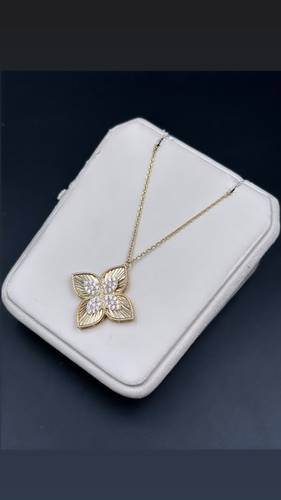 عقد ذهب عيار 18