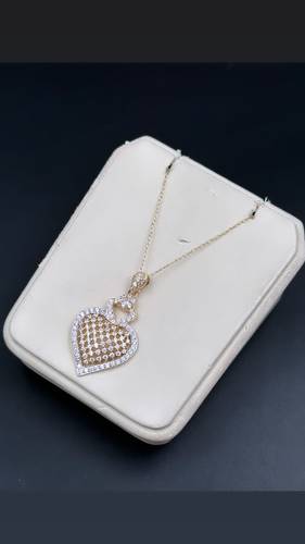 عقد ذهب عيار 18