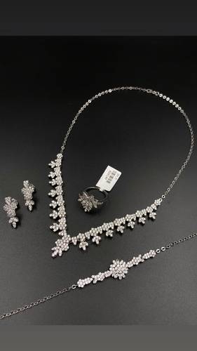 WHITE GOLD SET K18