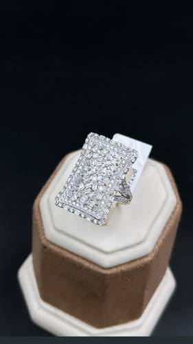 WHITE GOLD RING 18K