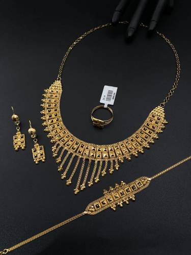 طقم ذهب أصفر عيار 21 