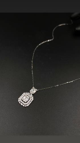WHITE GOLD NECKLACE K18