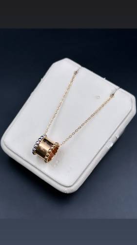 عقد ذهب عيار 18
