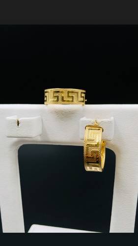 GOLD EARINGS K18