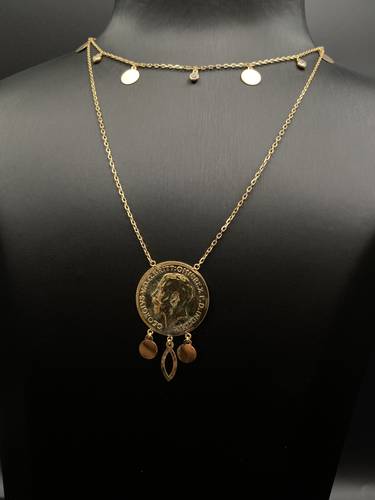 عقد ذهب عيار 18