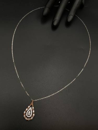 WHITE AND ROSE GOLD NECKLACE K18
