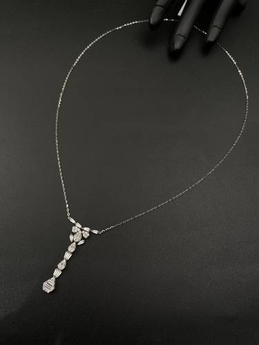 WHITE GOLD NECKLACE K18