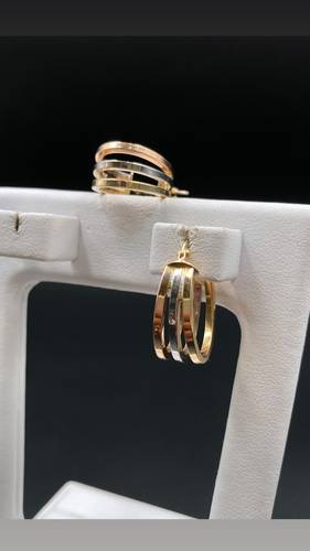 GOLD EARINGS K18