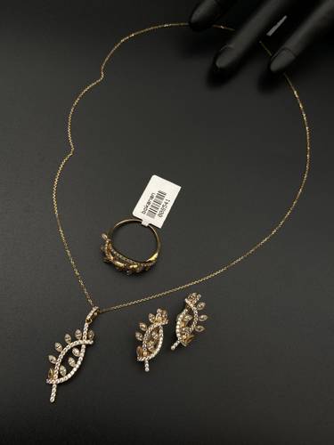 نصف طقم ذهب عيار 18