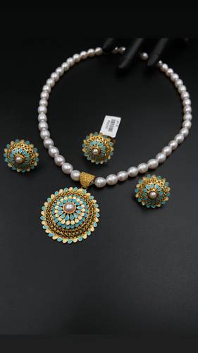 GOLD HALF SET K21 WITH CULTURED PEARL
