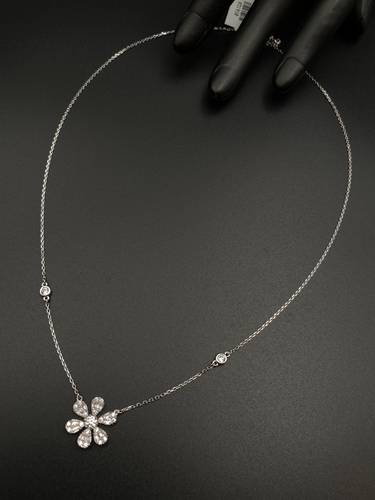 WHITE GOLD NECKLACE K18
