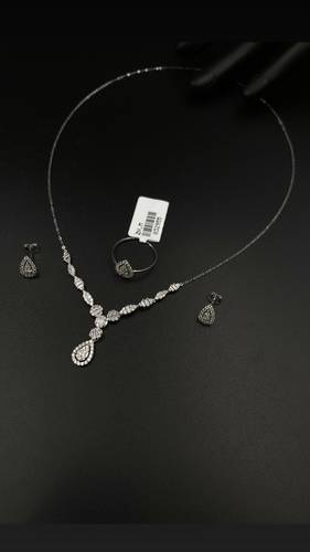 WHITE GOLD HALF SET K18