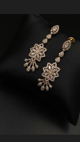 GOLD EARINGS K18