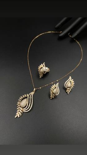 YELLOW GOLD HALF SET K18