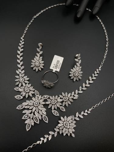 WHITE GOLD SET K18