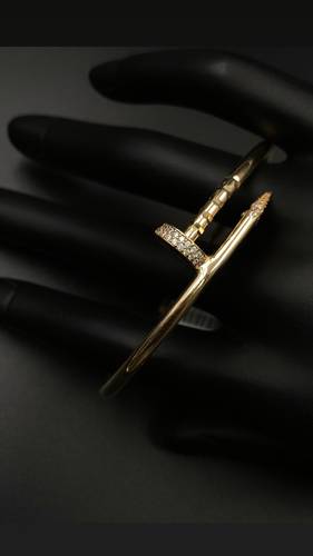 سوارة ذهب عيار 18