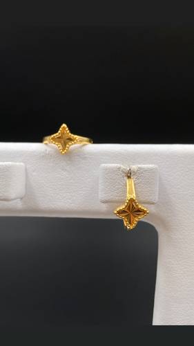 GOLD EARINGS K21